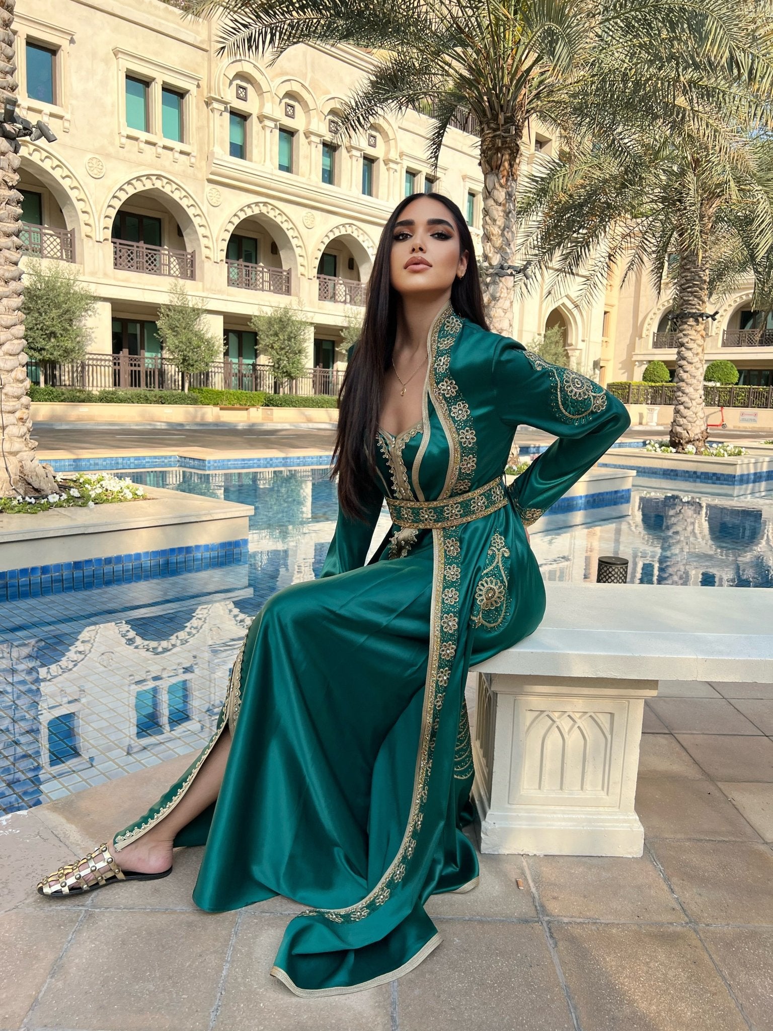 Woman Green Abaya - MASHUP